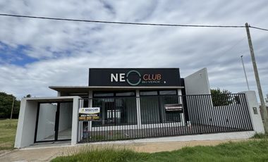 INVERSORES SE VENDE SALON EN ORO VERDE