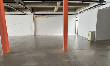 INVERSORES SE VENDE SALON EN ORO VERDE