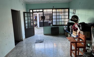 VENTA - CASA ZONA AV EJERCITO Y GUTIERREZ