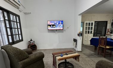 VENTA - CASA ZONA AV EJERCITO Y GUTIERREZ