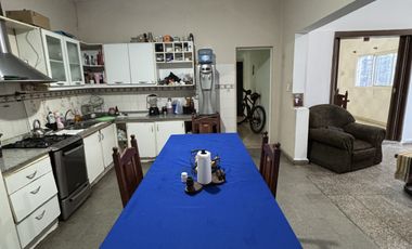 VENTA - CASA ZONA AV EJERCITO Y GUTIERREZ