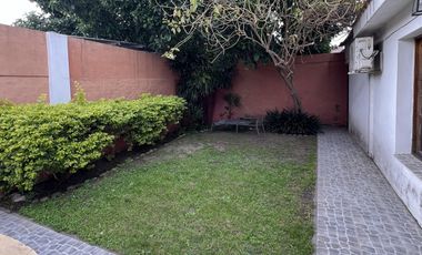 CASA CENTRICA CALLE LA RIOJA Y URUGUAY