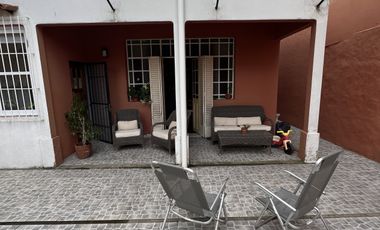 CASA CENTRICA CALLE LA RIOJA Y URUGUAY