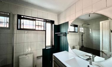 Casa Esquina 4D 3B 2E 220 m2 terreno