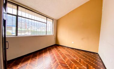Casa o terreno en  venta. Jipijapa. Junto a Río Centro Shopping.