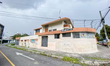 Casa o terreno en  venta. Jipijapa. Junto a Río Centro Shopping.