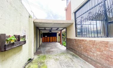 Casa o terreno en  venta. Jipijapa. Junto a Río Centro Shopping.
