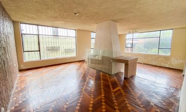 Casa o terreno en  venta. Jipijapa. Junto a Río Centro Shopping.