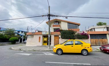 Casa o terreno en  venta. Jipijapa. Junto a Río Centro Shopping.