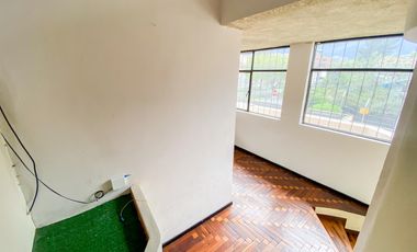 Casa o terreno en  venta. Jipijapa. Junto a Río Centro Shopping.