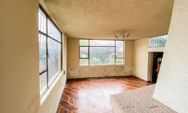 Casa o terreno en  venta. Jipijapa. Junto a Río Centro Shopping.