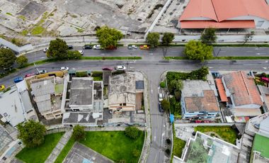 Casa o terreno en  venta. Jipijapa. Junto a Río Centro Shopping.