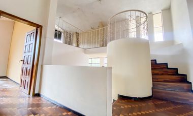 Casa o terreno en  venta. Jipijapa. Junto a Río Centro Shopping.