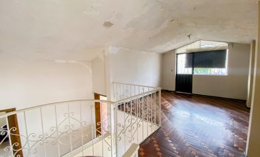 Casa o terreno en  venta. Jipijapa. Junto a Río Centro Shopping.
