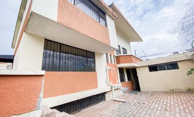 Casa o terreno en  venta. Jipijapa. Junto a Río Centro Shopping.