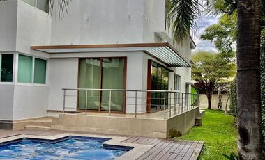 CASA EN VENTA EN CIUDAD  BUGAMBILIAS