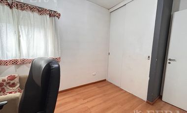 Venta departamento 3 ambientes con balcón en Avellaneda