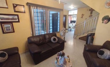 Casa en venta en Veracruz 1 cuadra del mar, Col. Ricardo Flores Magón.