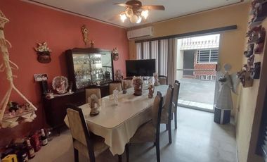 Casa en venta en Veracruz 1 cuadra del mar, Col. Ricardo Flores Magón.