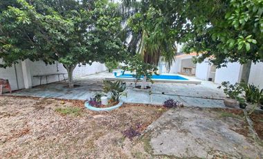 Casa en venta en Leandro Valle terreno de 690 M2 Mérida