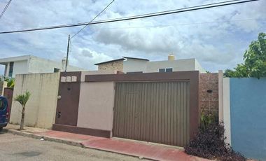 Casa en venta en Leandro Valle terreno de 690 M2 Mérida