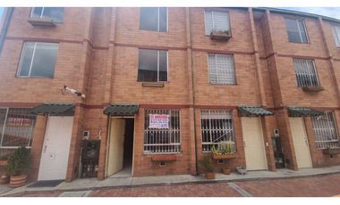 CASA CONJ. FONTIBON PLAZA - BARRIO EL RUBI