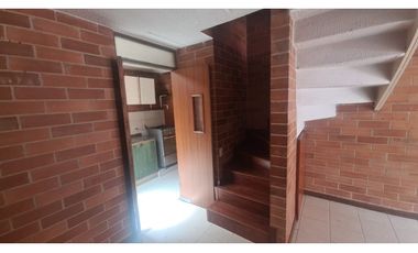 CASA CONJ. FONTIBON PLAZA - BARRIO EL RUBI