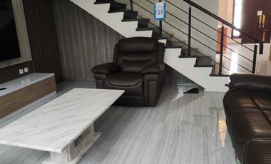 Rumah Mewah 3,5 Lantai Di Kawasan Elit Green Garden Residence