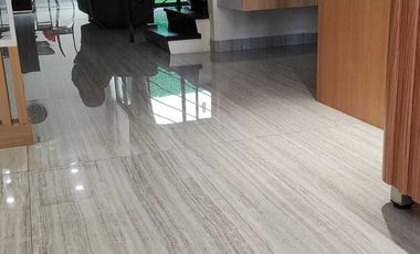 Rumah Mewah 3,5 Lantai Di Kawasan Elit Green Garden Residence