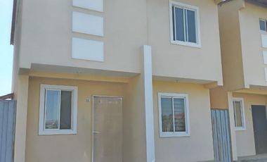 ¡Casa en Venta en Complejo Residencial Metrópolis – Manta!