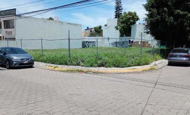 TERRENO EN RENTA EN ZONA LOS ARCOS, CON USO DE SUELO COMERCIAL