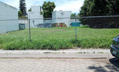 TERRENO EN RENTA EN ZONA LOS ARCOS, CON USO DE SUELO COMERCIAL