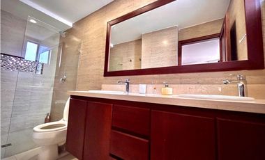 Amplio apartamento con vista al mar