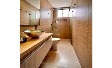 Amplio apartamento con vista al mar