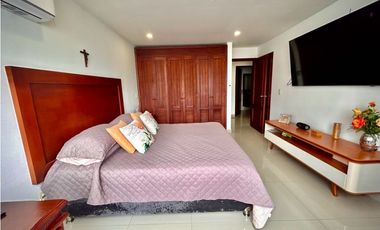 Amplio apartamento con vista al mar