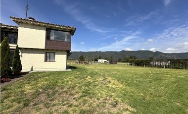 ARRIENDO ESPECTACULAR CASA EN CONJUNTO, COTA