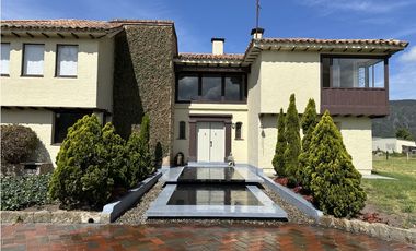 ARRIENDO ESPECTACULAR CASA EN CONJUNTO, COTA
