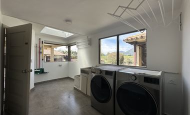 ARRIENDO ESPECTACULAR CASA EN CONJUNTO, COTA