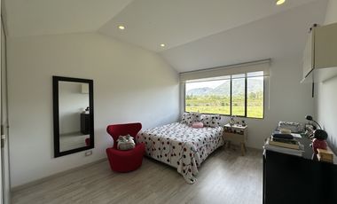 ARRIENDO ESPECTACULAR CASA EN CONJUNTO, COTA