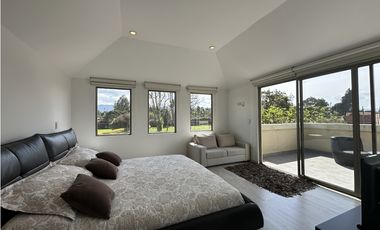 ARRIENDO ESPECTACULAR CASA EN CONJUNTO, COTA