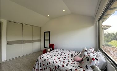 ARRIENDO ESPECTACULAR CASA EN CONJUNTO, COTA
