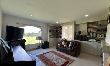 ARRIENDO ESPECTACULAR CASA EN CONJUNTO, COTA
