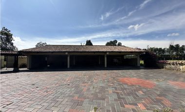 ARRIENDO ESPECTACULAR CASA EN CONJUNTO, COTA