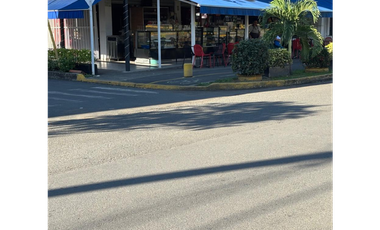 Propiedad Comercial con Renta Mensual