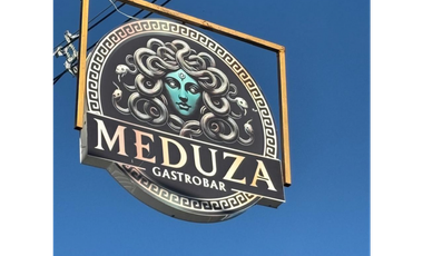 Propiedad Comercial con Renta Mensual