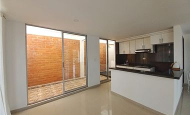 Maat vende Casa en conjunto,Villeta 186m2 $480Millones