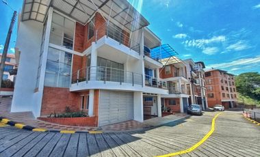 Maat vende Casa en conjunto,Villeta 186m2 $480Millones