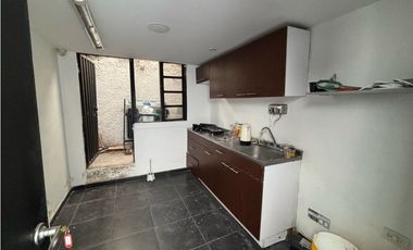 ARRIENDO OFICINA CASA 453M2 SANTA BARBARA CENTRAL