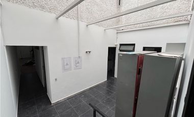 ARRIENDO OFICINA CASA 453M2 SANTA BARBARA CENTRAL