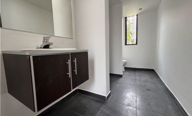 ARRIENDO OFICINA CASA 453M2 SANTA BARBARA CENTRAL
